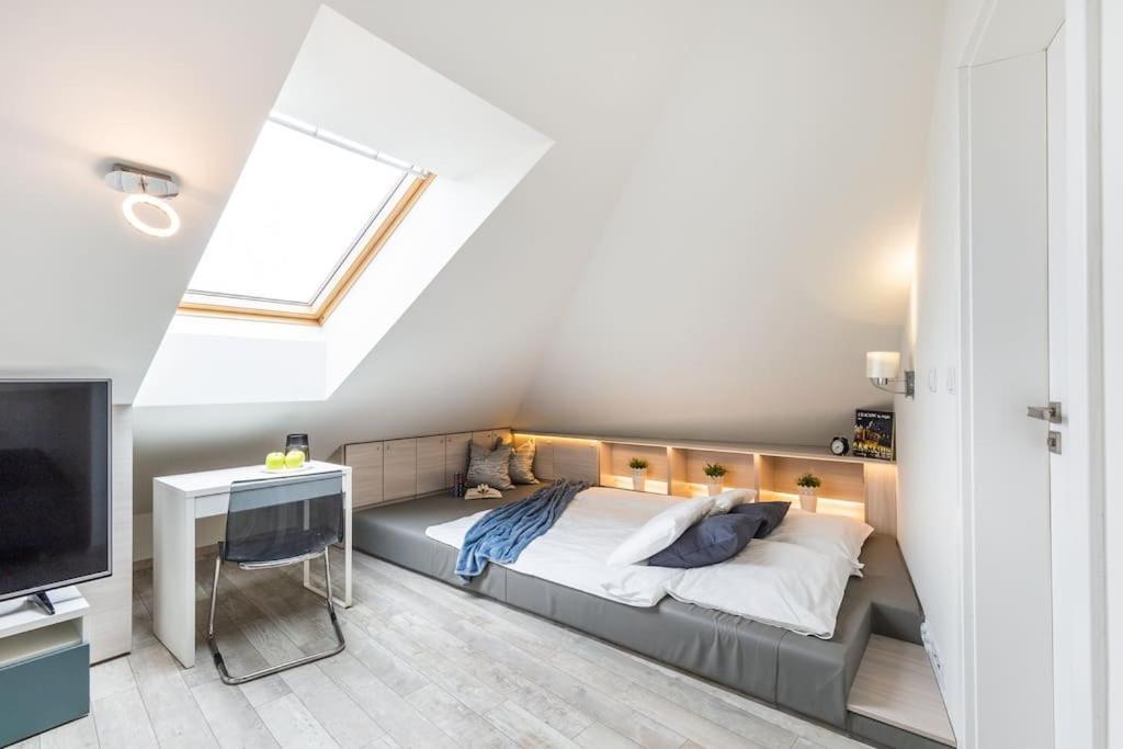 Modern & New Place Next To Wawel Castle & Vistula クラクフ エクステリア 写真